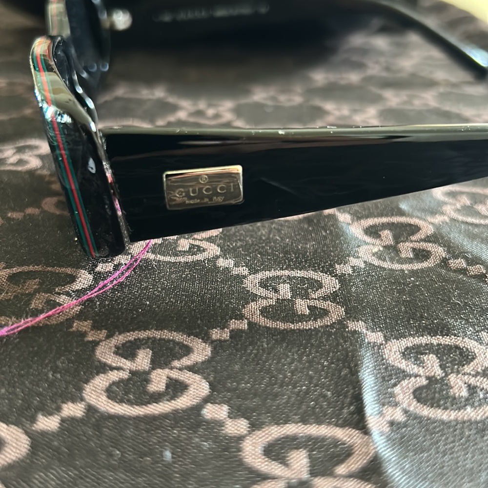Gucci Sunglasses.. Rare… Vintage…Authentic..Red and Green Stripe around lenses - Picture 2 of 7